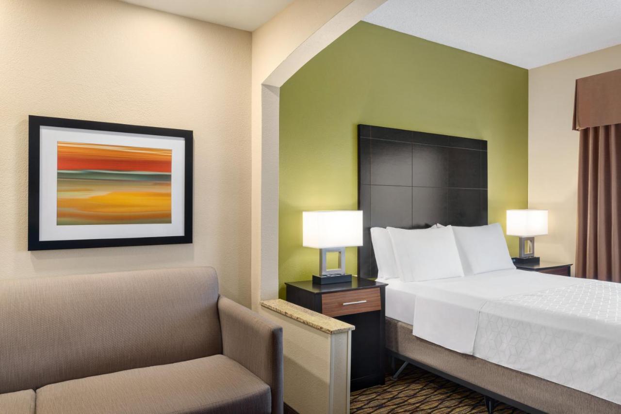 Holiday Inn Express Hotel & Suites Edmond By Ihg Екстериор снимка