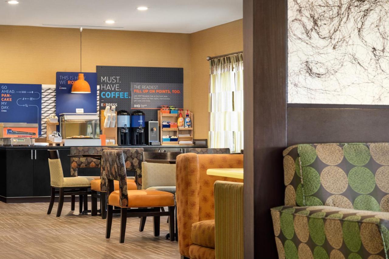 Holiday Inn Express Hotel & Suites Edmond By Ihg Екстериор снимка
