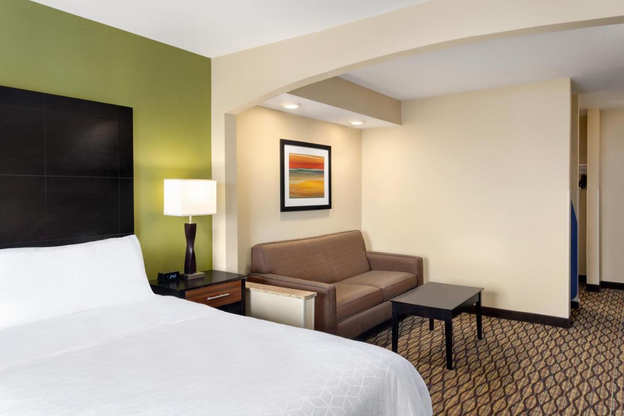 Holiday Inn Express Hotel & Suites Edmond By Ihg Екстериор снимка