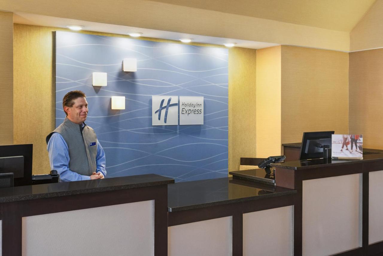 Holiday Inn Express Hotel & Suites Edmond By Ihg Екстериор снимка