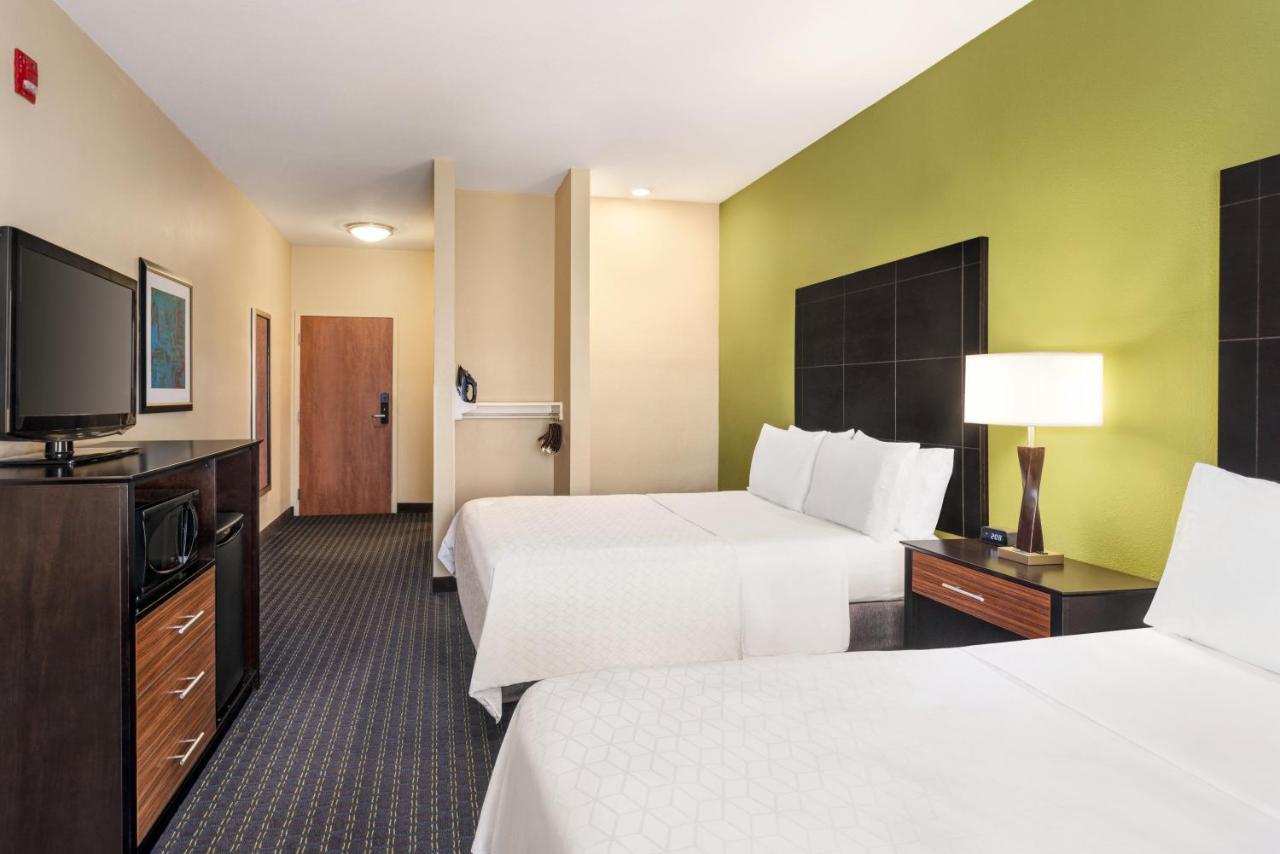 Holiday Inn Express Hotel & Suites Edmond By Ihg Екстериор снимка