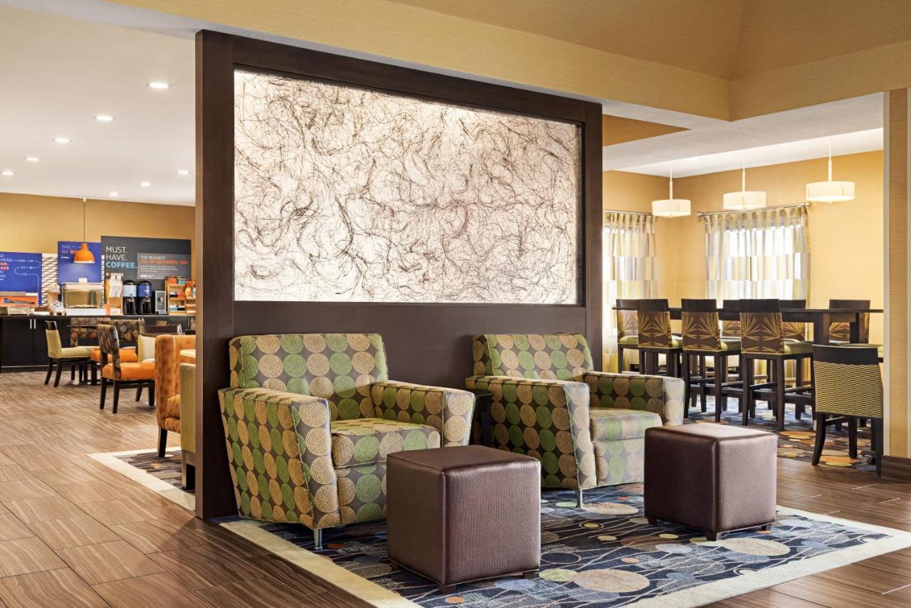 Holiday Inn Express Hotel & Suites Edmond By Ihg Екстериор снимка