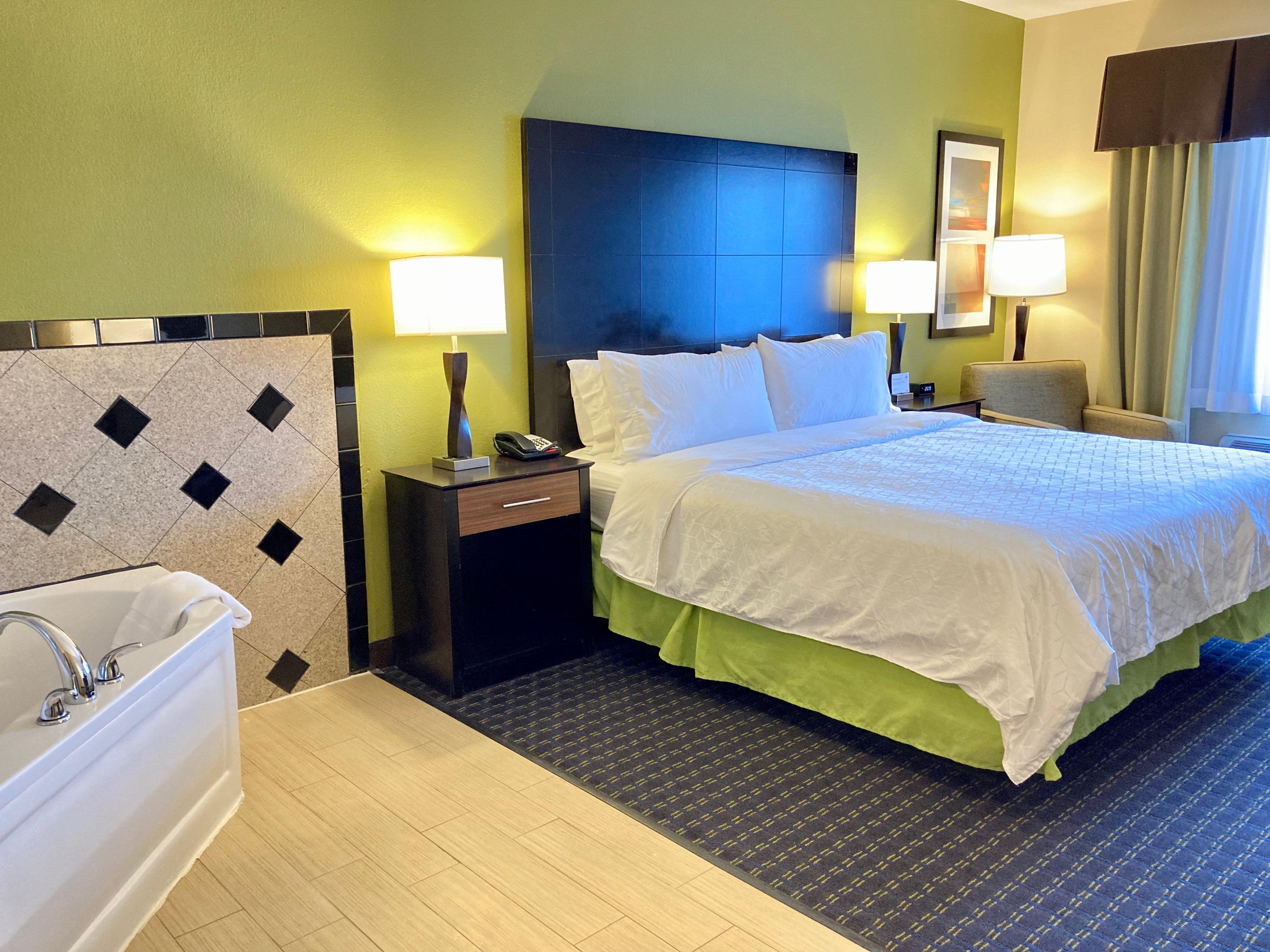 Holiday Inn Express Hotel & Suites Edmond By Ihg Екстериор снимка