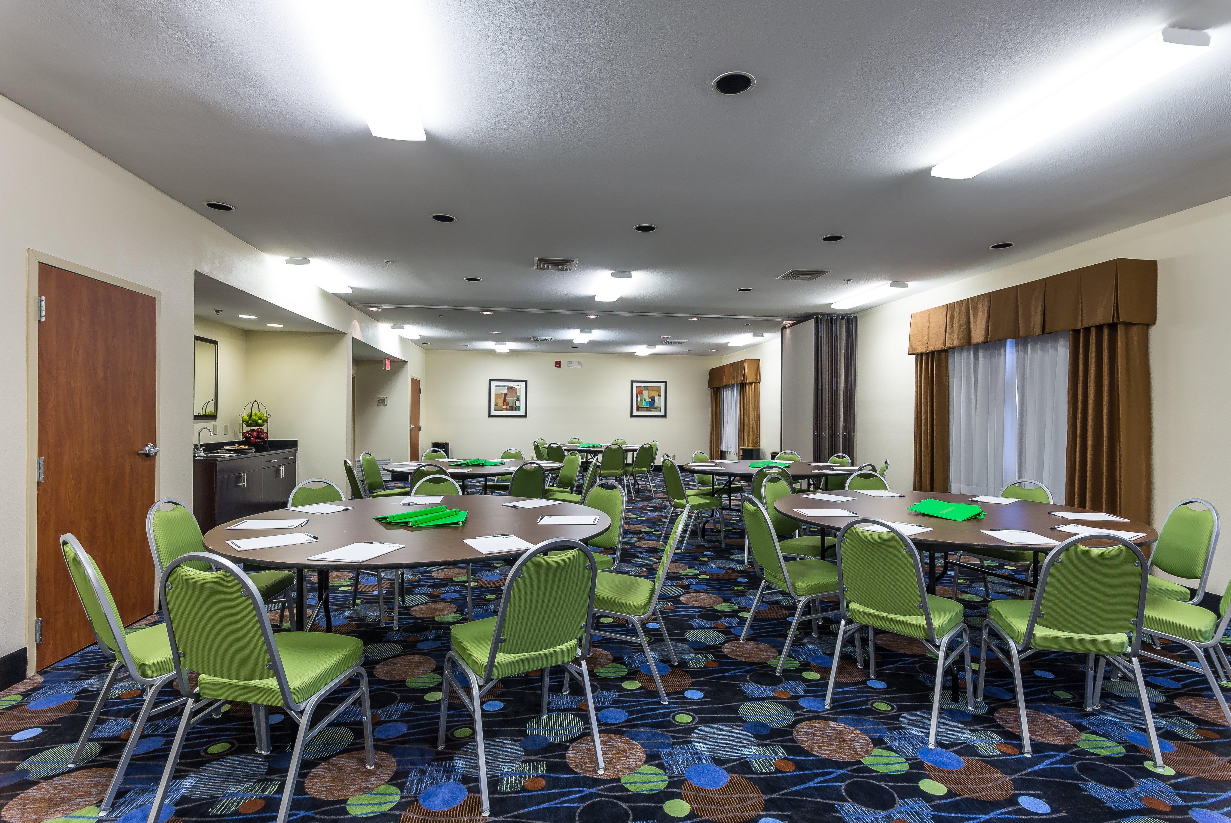 Holiday Inn Express Hotel & Suites Edmond By Ihg Екстериор снимка