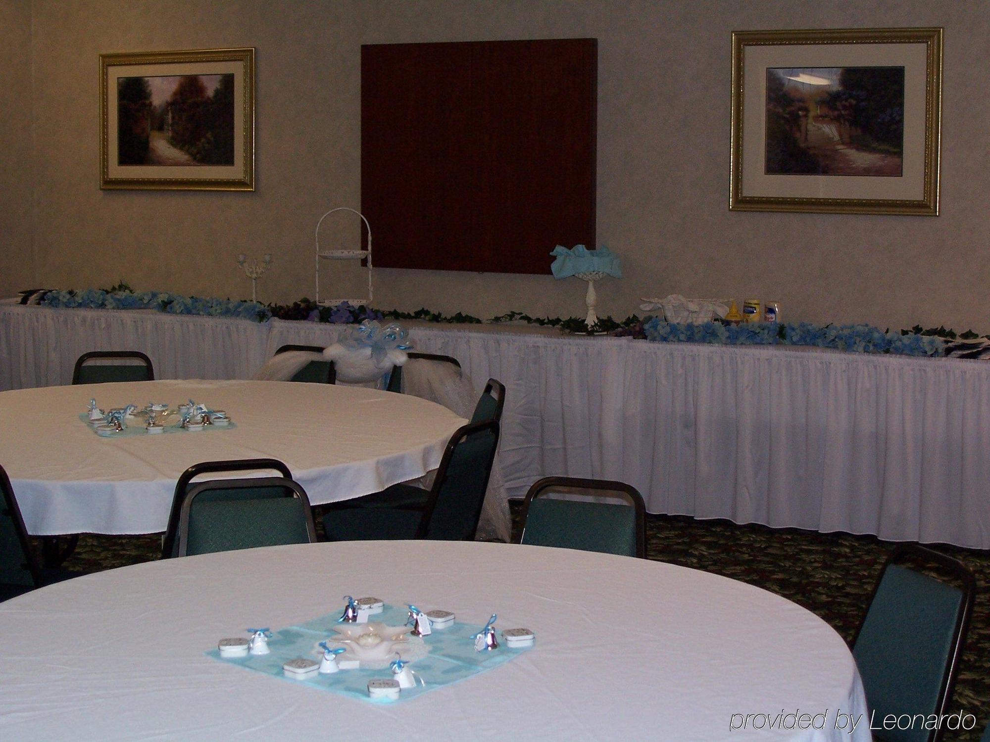 Holiday Inn Express Hotel & Suites Edmond By Ihg Ресторант снимка